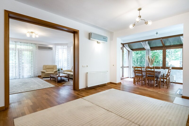 Baneasa, Dobrogeanu Gherea, Garlei, comision 0%, casa P+1+M, 6 camere, curte 550 mp.