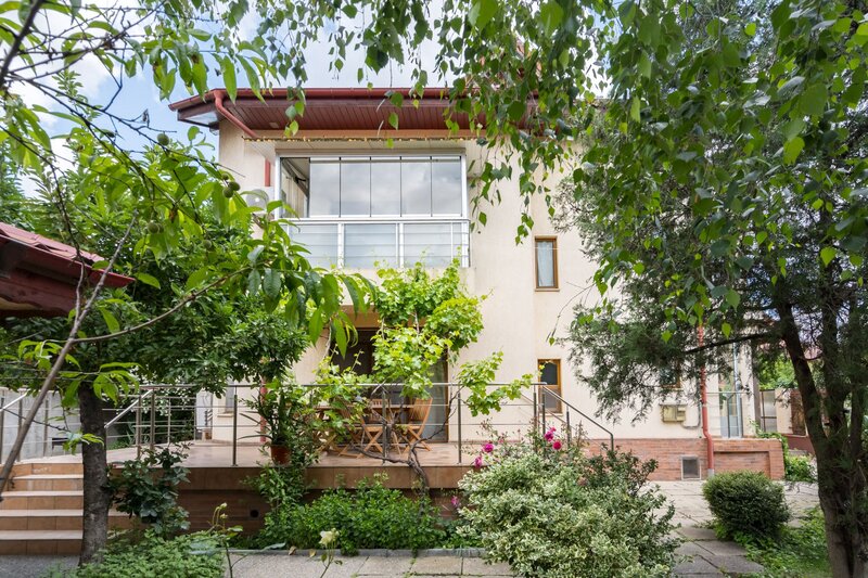 Baneasa, Dobrogeanu Gherea, Garlei, comision 0%, casa P+1+M, 6 camere, curte 550 mp.