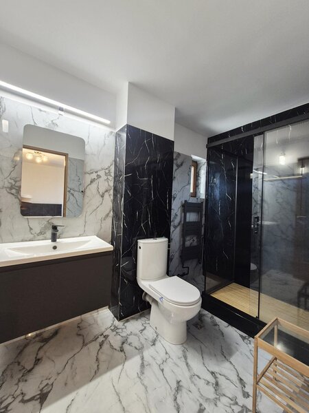 Baneasa, Dobrogeanu Gherea, Garlei, comision 0%, casa P+1+M, 6 camere, curte 550 mp.