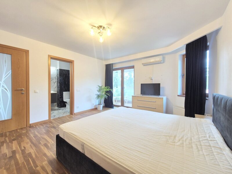 Baneasa, Dobrogeanu Gherea, Garlei, comision 0%, casa P+1+M, 6 camere, curte 550 mp.